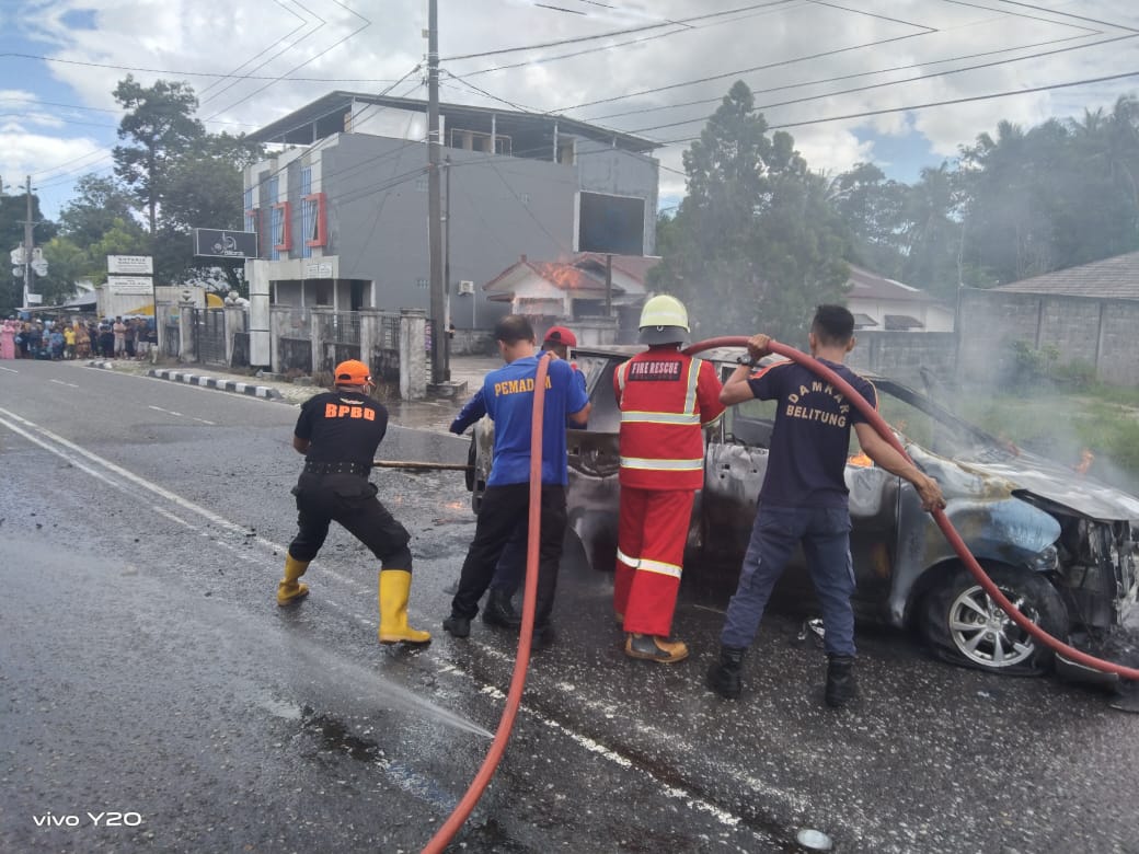 Satu Unit Mobil Mengalami Kebakaran sehabis memebeli BBM di SPBU Air Merbau