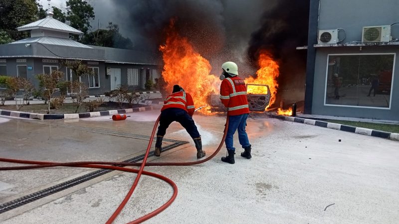 Satu Unit Mobil Hangus terbakar di SPBU Perawas